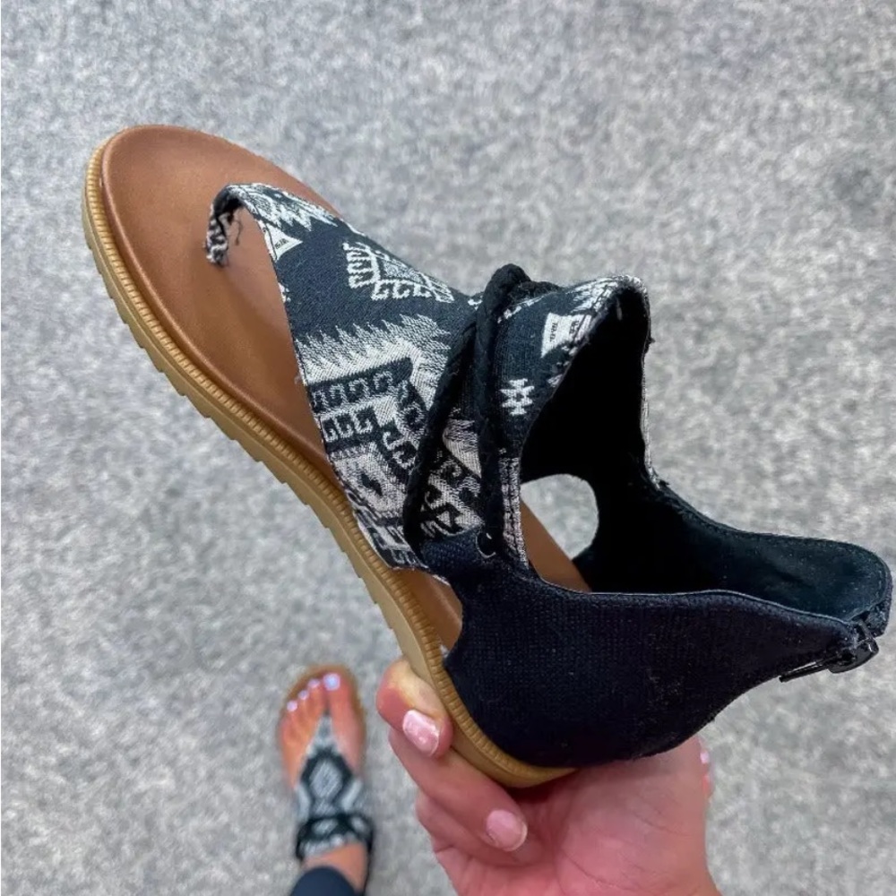 Very G Sandals
